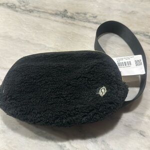 Brand New with Tags LULULEMON Belt bag
